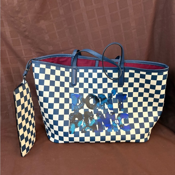 Don’t Panic Checkerboard Tote Bag w/ Matching Wristlet Pouch Navy Cream - Picture 2 of 7
